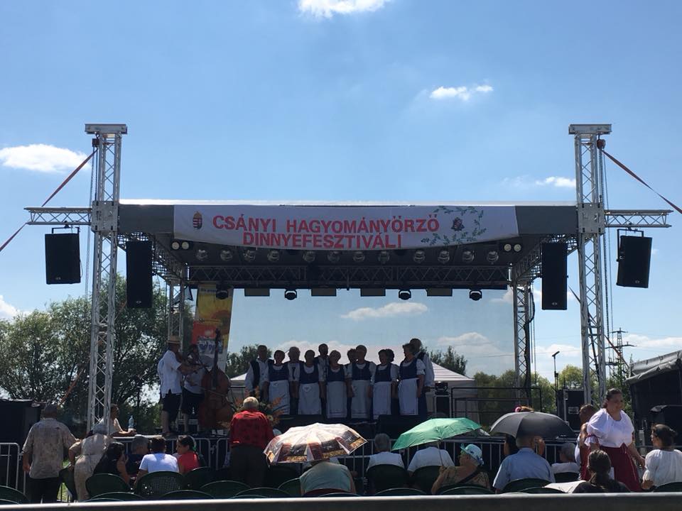2018 Csány Dinnye Fesztivál Fedés 9x7, színpad 8x6 Nivtec Stage