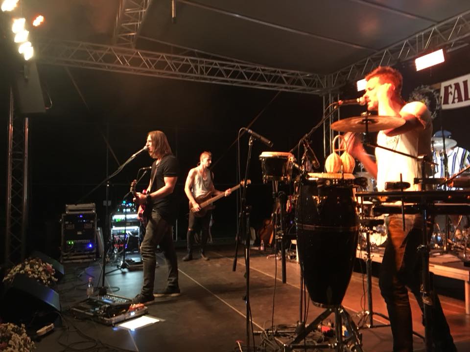 2018 Szentlőrinckáta Falunap Intim Torna Illegál élő koncert hangosítás.