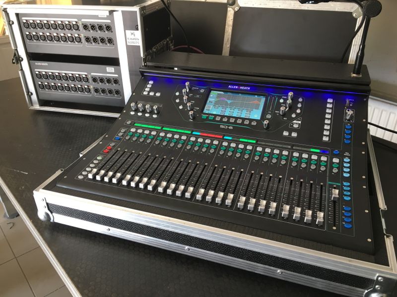 SQ6 Allen & Heath SQ6 digitális keverőpult , 2 db. DX168 stage box megérkezett!