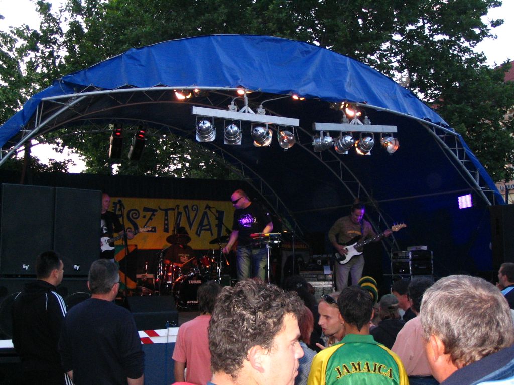 Ladánybene 27 Élő koncert hangosítás Jászberény