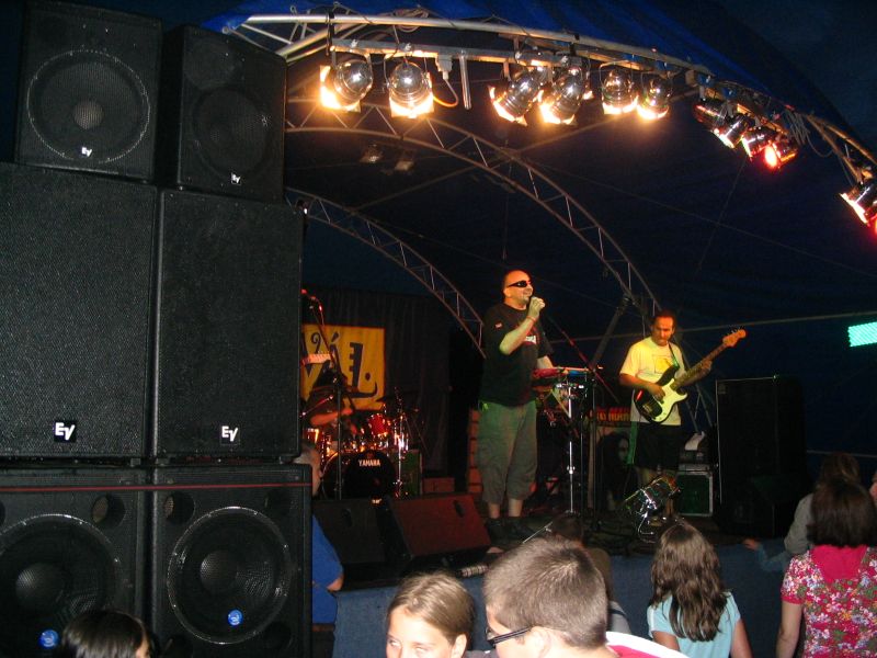 Ladánybene 27 Élő koncert hangosítás<br />
Kóka